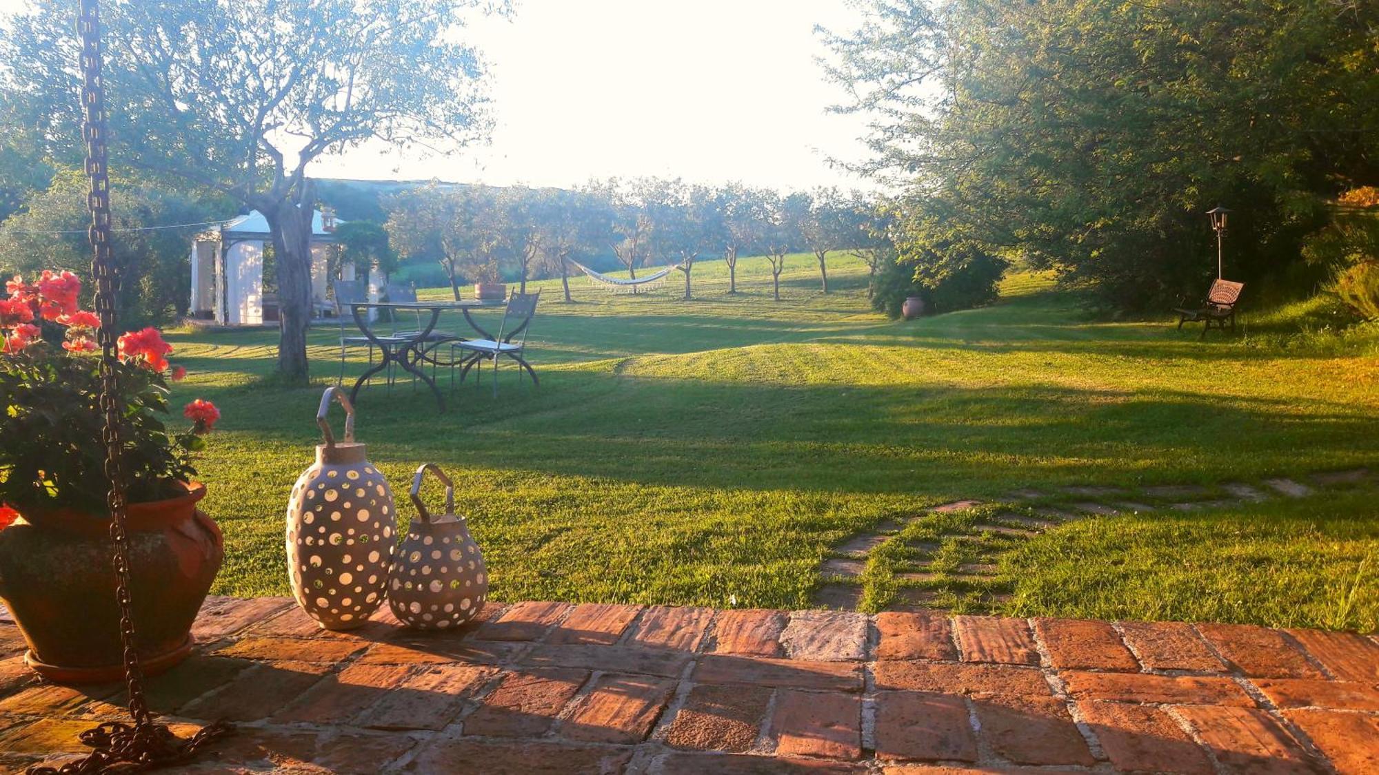 Le Bumbarelle Bed & Breakfast Tavoleto Exterior photo